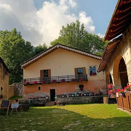 Foresteria Della Certosa Di Montebenedetto Hostel
